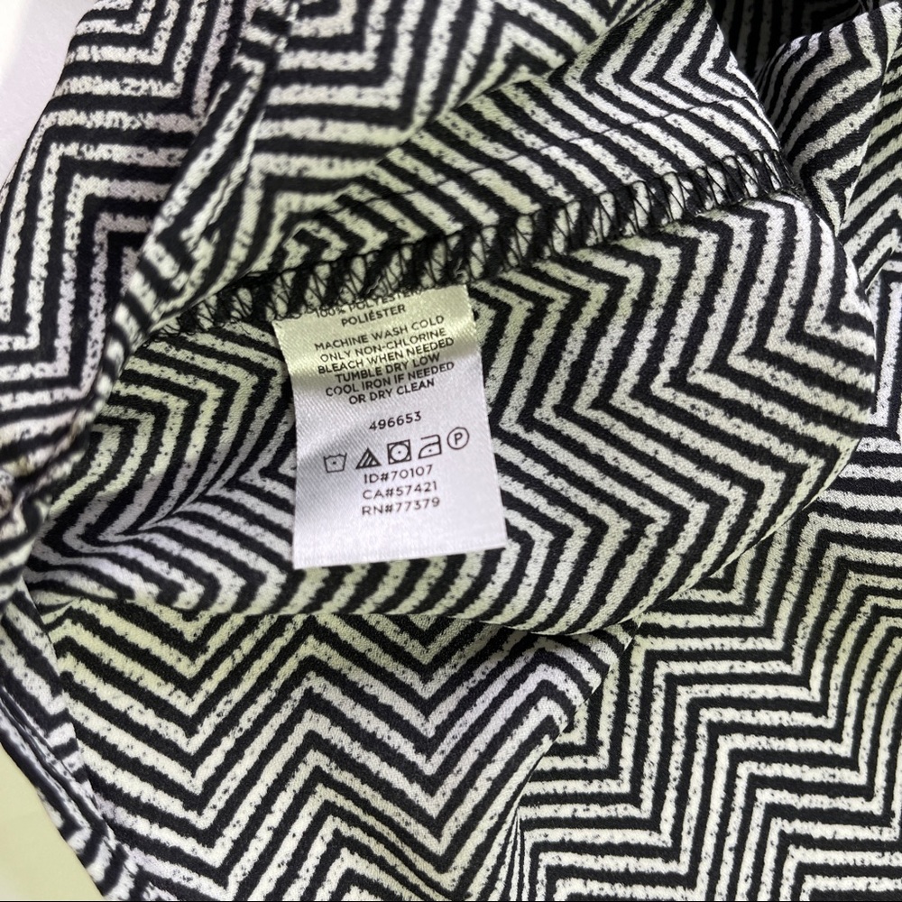 Ann Taylor Black White Zig Zag Bow Neck Top Size XSP - Picture 5 of 8